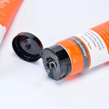 Vitamin C Brightening & Glow Daily Facial Cleanser